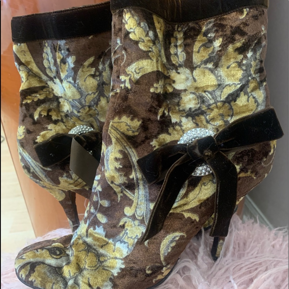 CASADEI  beautiful Short boots size 7 made in Italy